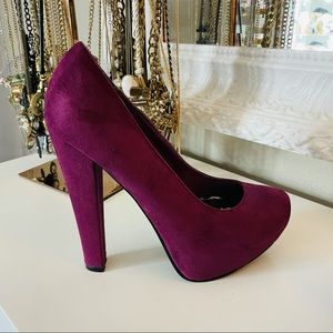 3/$20 Y-not? Suede pumps